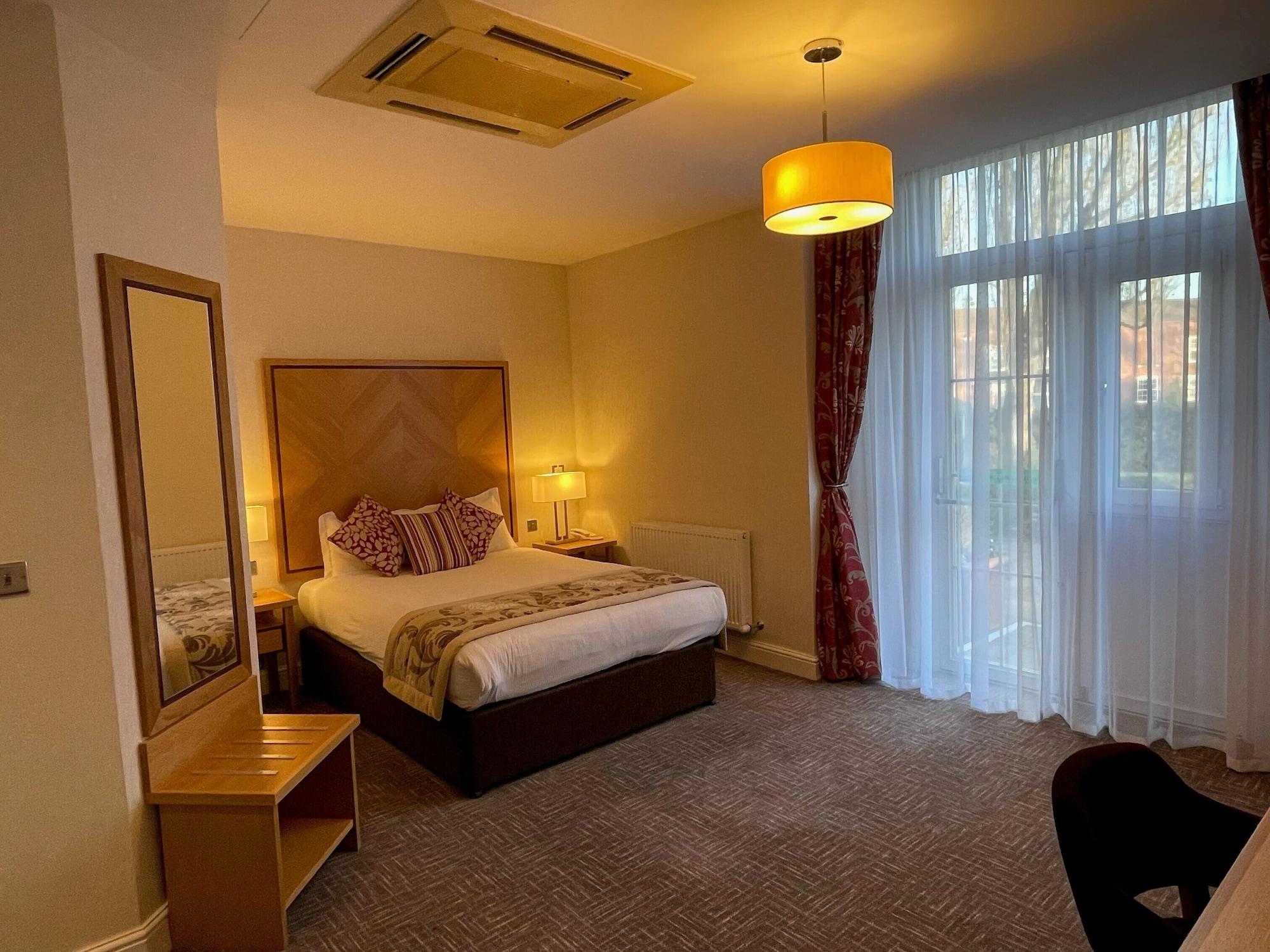 Western Homestead Court Hotel 3*