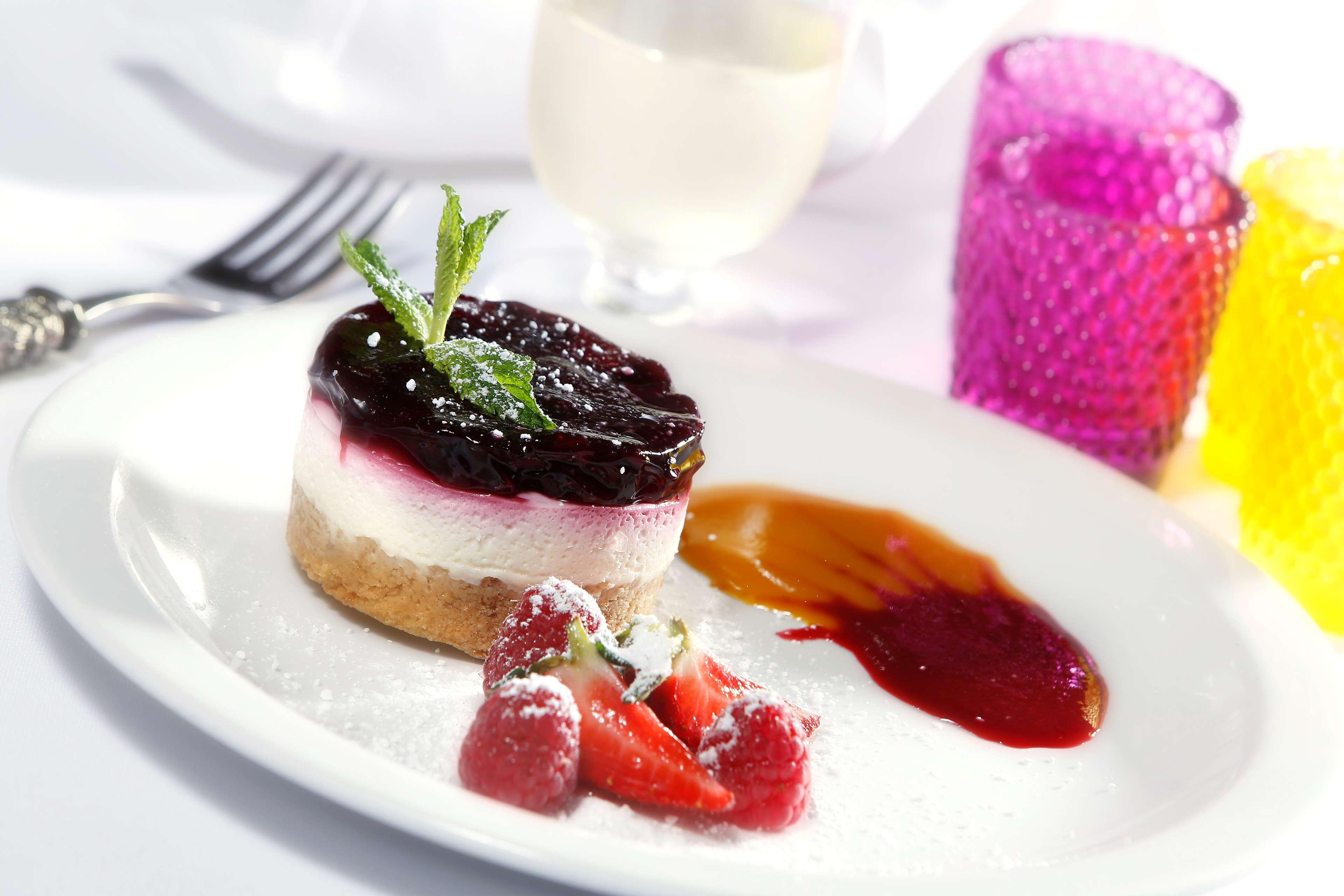 Western Homestead Court Hotel 3*
